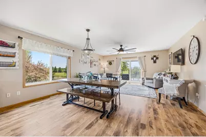 740 Texas Avenue NW, Hutchinson, MN 55350 - Photo 9