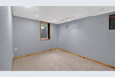 9041 Portland Avenue S, Bloomington, MN 55420 - Photo 31