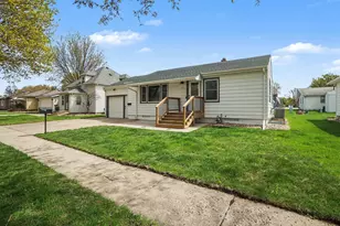 808 N Oakley St, Luverne, MN 56156 - Photo 3