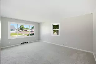 954 Victoria St, Fairmont, MN 56031 - Photo 7
