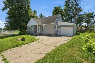954 Victoria St, Fairmont, MN 56031 - Photo 3