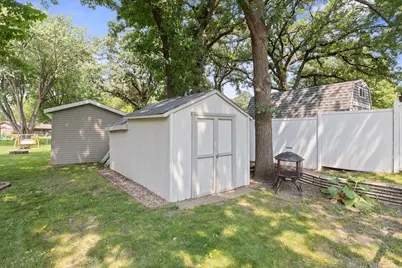 1065 Sherwood Street SE, Hutchinson, MN 55350 - Photo 21