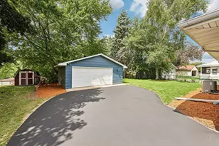 1625 Flag Ave N, Golden Valley, MN 55427 - Photo 25