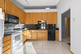 801 Southcross Dr E, Burnsville, MN 55306 - Photo 9