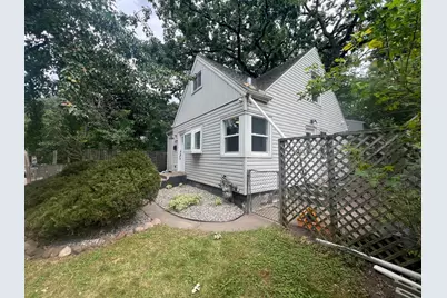 1876 Chelton Avenue W, Saint Paul, MN 55104 - Photo 3