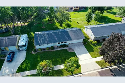 1407 9th Street NW, Austin, MN 55912 - Photo 1
