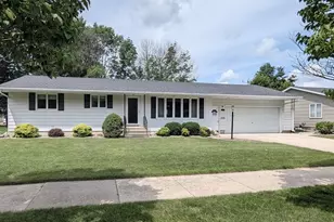 1407 9th St NW, Austin, MN 55912 - Photo 1