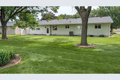 1407 9th Street NW, Austin, MN 55912 - Photo 3