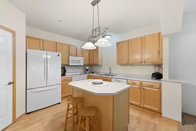 111302 Village Road #2, Chaska, MN 55318 - Photo 11