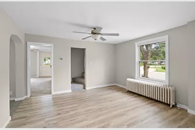205 Adams Street SE, Hutchinson, MN 55350 - Photo 7