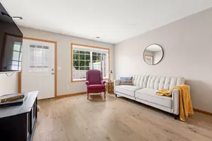 1229 Highpoint Curve, Shakopee, MN 55379 - Photo 3