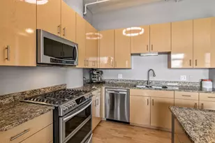 290 Market St, Minneapolis, MN 55405 - Photo 7