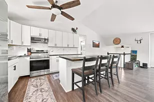 708 Maplebrook Dr NE, Stewartville, MN 55976 - Photo 5