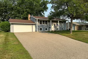 938 Pierce St S, Shakopee, MN 55379 - Photo 1