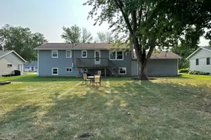 938 Pierce St S, Shakopee, MN 55379 - Photo 3