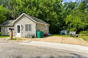 613 S Grant St, Houston, MN 55943 - Photo 5