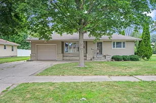 512 S Orient St, Fairmont, MN 56031 - Photo 1