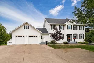 2827 Parkwood Ln, Duluth, MN 55811 - Photo 1