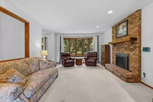 4657 Kent St, Shoreview, MN 55126 - Photo 5