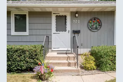 722 24th Avenue N, South Saint Paul, MN 55075 - Photo 7