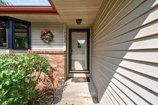 7238 Taffy Way, Eden Prairie, MN 55346 - Photo 3