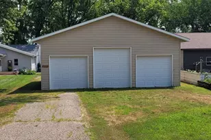 2375 Cottonwood Lake Dr, Windom, MN 56101 - Photo 1