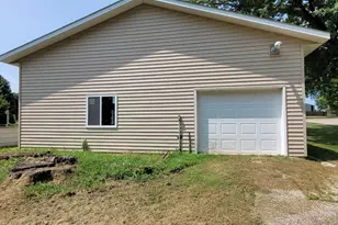 2375 Cottonwood Lake Dr, Windom, MN 56101 - Photo 3