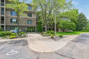 3801 W 98th St, Bloomington, MN 55431 - Photo 29