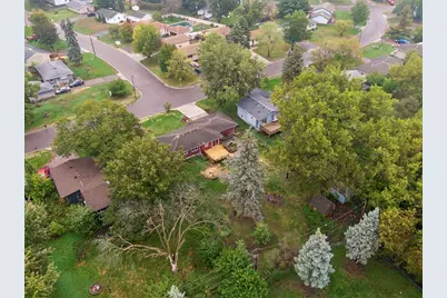 2501 80th Avenue N, Brooklyn Park, MN 55444 - Photo 5