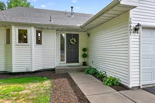 10607 56th St NE, Albertville, MN 55301 - Photo 3
