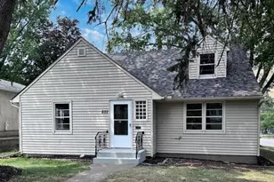 837 McKnight Rd N, Saint Paul, MN 55119 - Photo 1