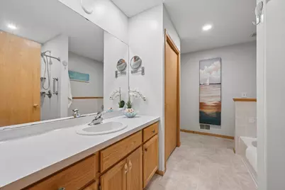 13310 Glenhaven Court, Apple Valley, MN 55124 - Photo 23