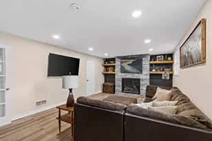 2429 Ronald Ave, White Bear Lake, MN 55110 - Photo 15