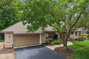 2488 Hillwood Dr E, Maplewood, MN 55119 - Photo 3