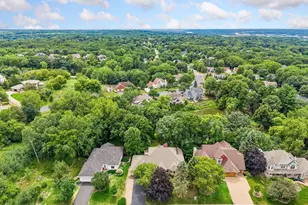 2488 Hillwood Dr E, Maplewood, MN 55119 - Photo 11