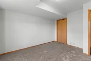 4244 Jarmann Ln, Shakopee, MN 55379 - Photo 21