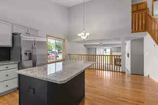 4244 Jarmann Ln, Shakopee, MN 55379 - Photo 15