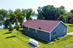 83177 Salmonson Dr, Clinton, MN 56225 - Photo 9