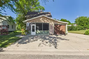 286 Park Ave, Saint Martin, MN 56376 - Photo 1