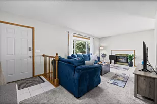 6775 Gretchen Ln N, Oakdale, MN 55128 - Photo 5