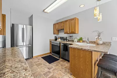6775 Gretchen Lane N, Oakdale, MN 55128 - Photo 13