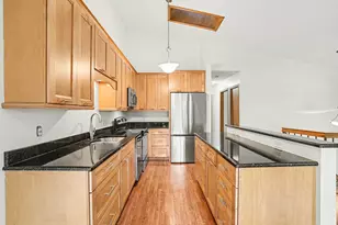 719 Evergreen Ct, Burnsville, MN 55337 - Photo 9