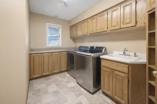 8992 Hidden Meadow Rd, Woodbury, MN 55125 - Photo 3