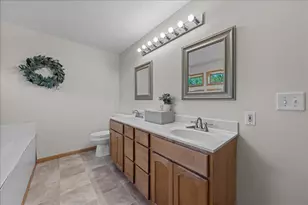 17672 Kettering Trail, Lakeville, MN 55044 - Photo 37