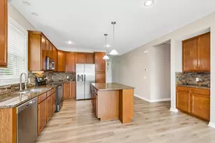 3947 Valencia Ln, Chaska, MN 55318 - Photo 9