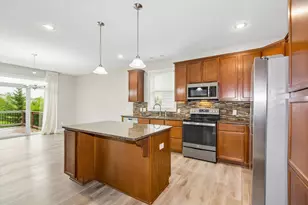 3947 Valencia Ln, Chaska, MN 55318 - Photo 7