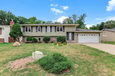 525 Lakewood Drive S, Maplewood, MN 55119 - Photo 1