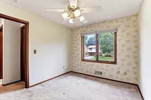 525 Lakewood Dr S, Maplewood, MN 55119 - Photo 19