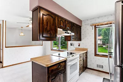 525 Lakewood Drive S, Maplewood, MN 55119 - Photo 17