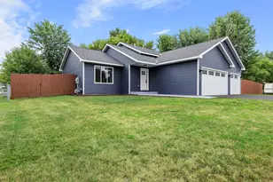 808 5th Ave SW, Isanti, MN 55040 - Photo 3